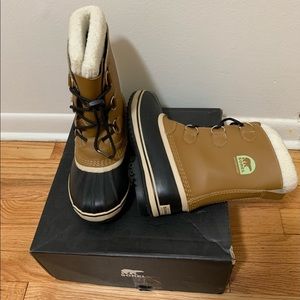 Boys size 5 Youth PAC TP In Buff, WORN ONCE!!,